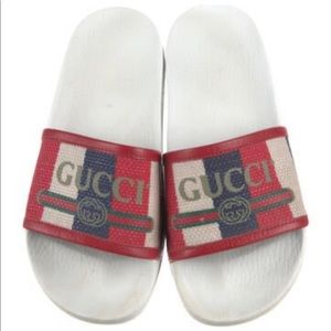 Gucci slides, size 6